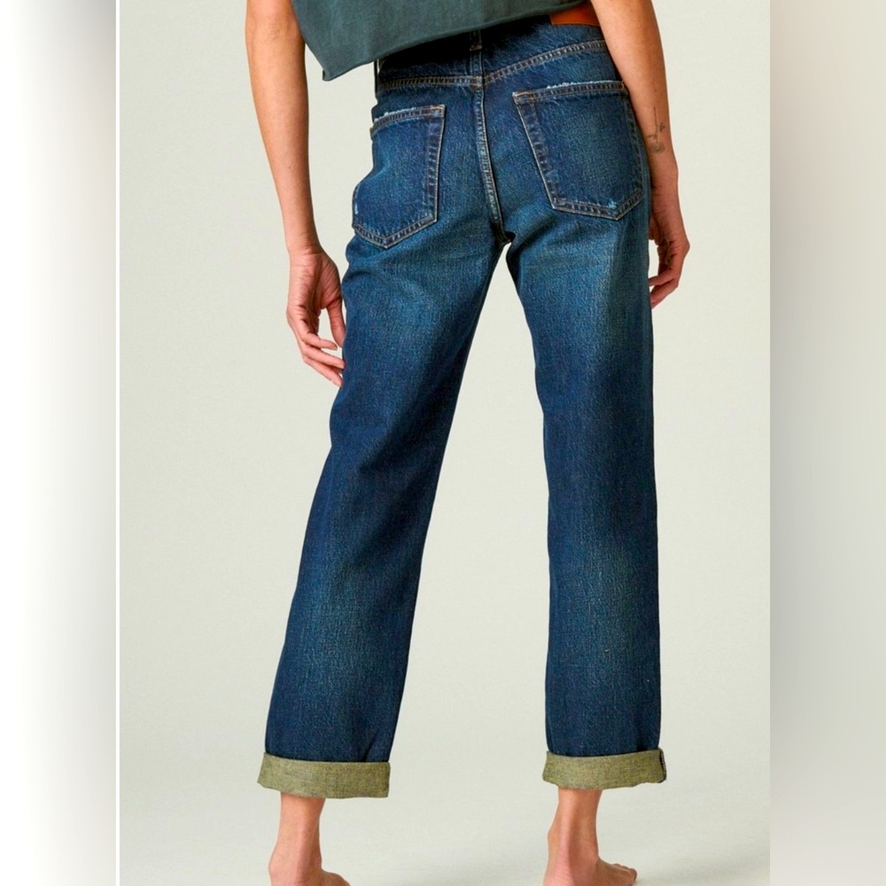 Lucky Brand Boy mid rise relaxed straight fit